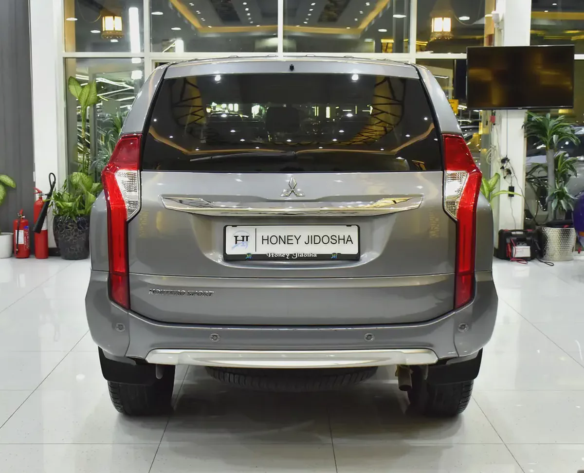 AED 888 EMi for 5 Yrs | Mitsubishi Montero Sport ( 2019 Model ) in Silver Color GCC Specs-4-4