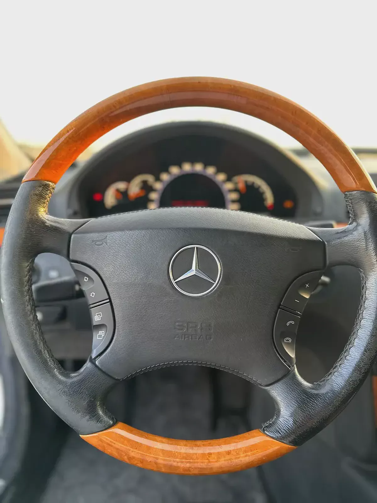 Mercedes-Benz S500 AMG | 5.0L V8 | 2007 | Japanese Specs | 165,000 km | White / Black |-6-6