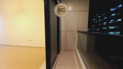 In prime location huge 1bhk with all amenities-3