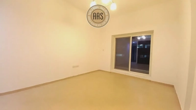 In prime location huge 1bhk with all amenities-4
