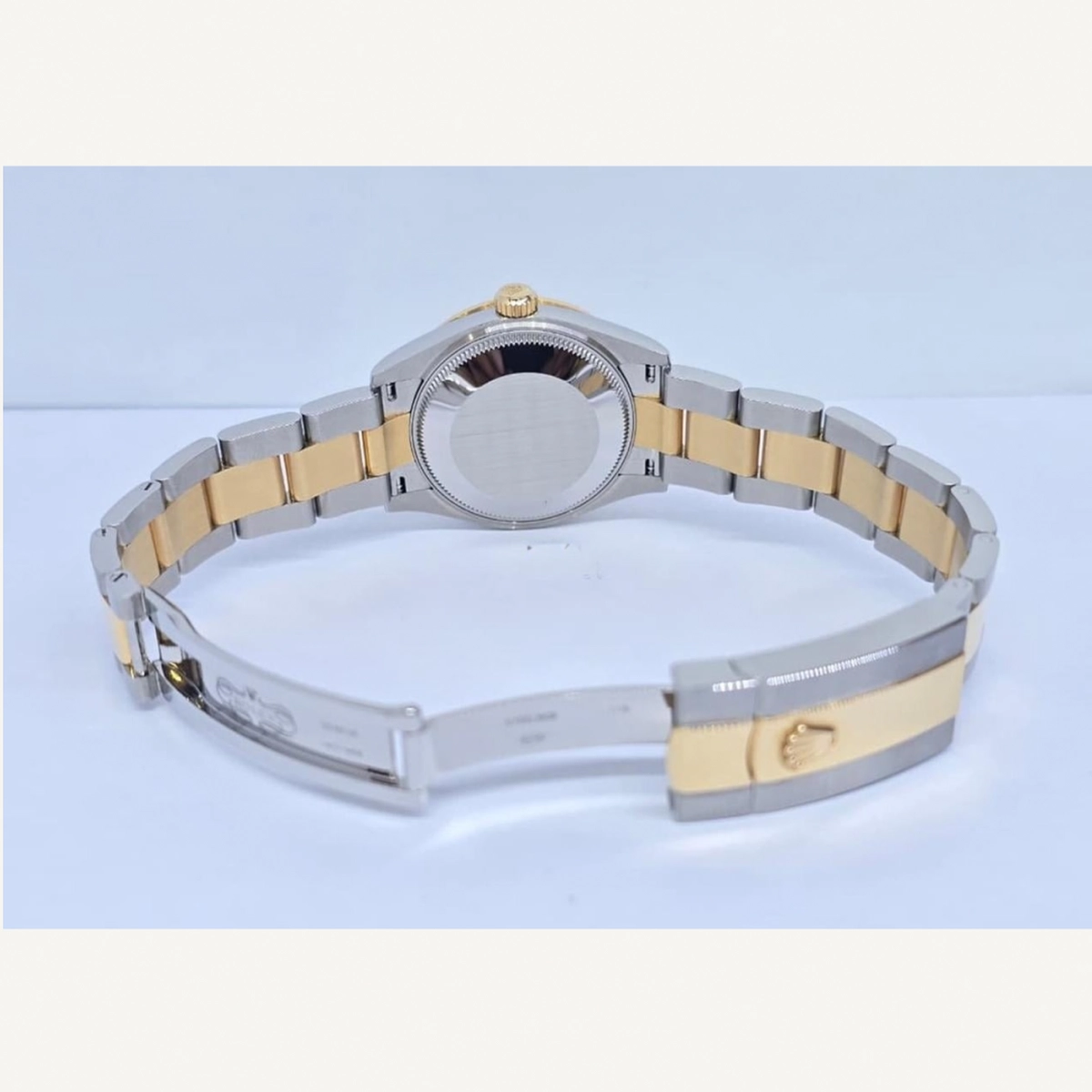 Rolex Datejust Mother of Pearl Diamond Dial 31mm with Oyster Bracelet | Condition: Like new & unworn | Year of production 2021 | Original box | Original papers-4-4