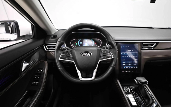 GCC | 1.5L | AED 650 monthly | Free Insurance + Registration | zero Downpayment