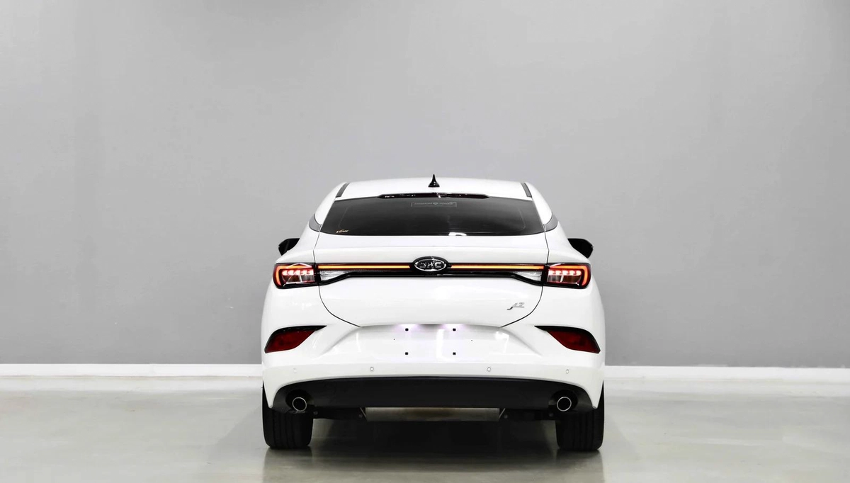 GCC | 1.5L | AED 650 monthly | Free Insurance + Registration | zero Downpayment-4-4