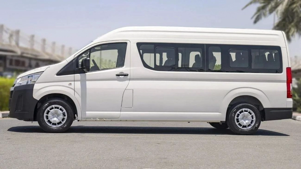 Toyota Hiace TOYOTA HIACE HR 3.5L Petrol MT 14 SEATER MY2023 – WHITE-4-4