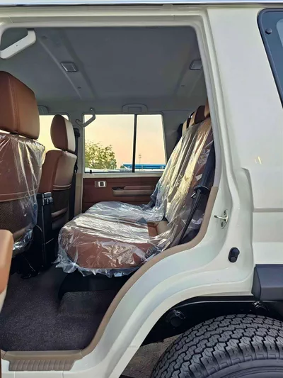 Toyota Land Cruiser 70 LX LC76 5 DOORS / 4.0L V6 PETROL A/T / LEATHER SEATS / DVD+CAMERA/PWR WINDOWS & LOCKS (CODE#H76PAF)-11