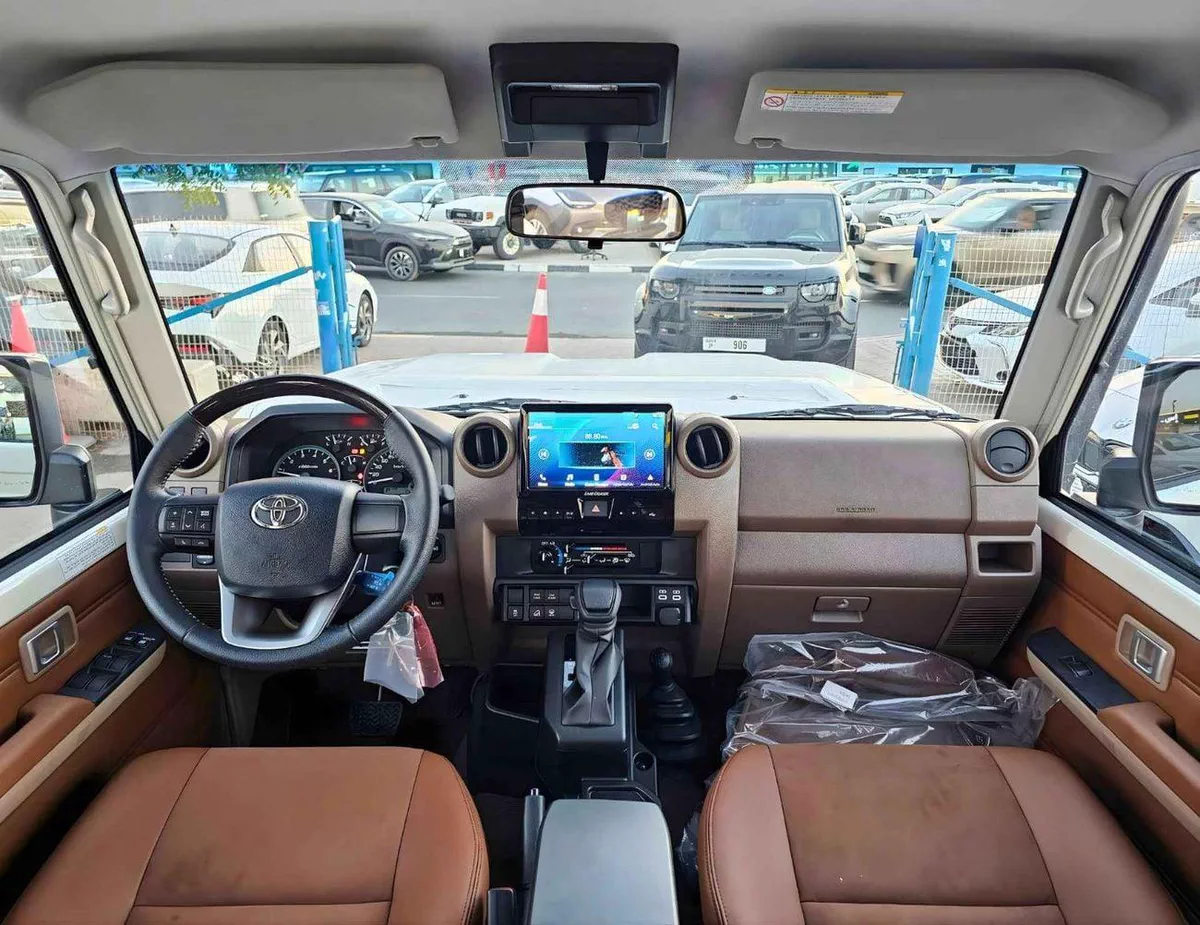 Toyota Land Cruiser 70 LX LC76 5 DOORS / 4.0L V6 PETROL A/T / LEATHER SEATS / DVD+CAMERA/PWR WINDOWS & LOCKS (CODE#H76PAF)-13-0
