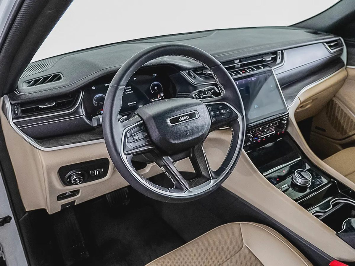 2,579 AED / 60 months | 0% DP | 2023 Jeep Grand Cherokee Limited L / Full Service History