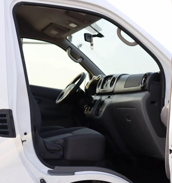 Nissan Urvan STD Automatic | 2.5 L | 2020 | GCC | Accident-Free | In Excellent Condition | 1176 P.M
