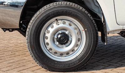 Toyota Hilux GL HILUX 2.4L MT-17
