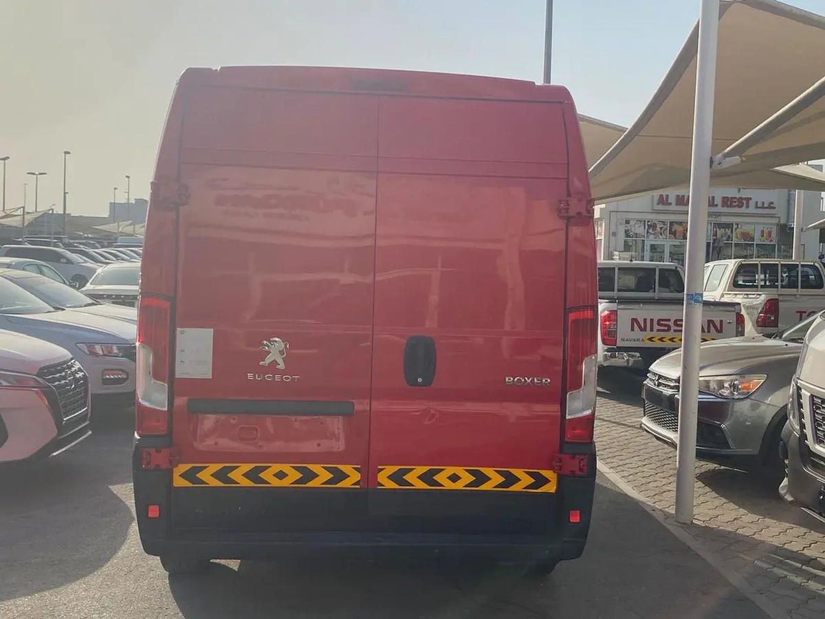 Peugeot Boxer L2H2 2018 - GCC Specs - Well Maintained-6-6