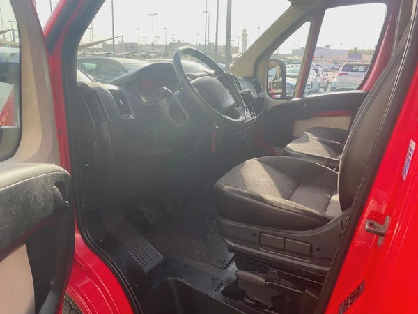 Peugeot Boxer L2H2 2018 - GCC Specs - Well Maintained