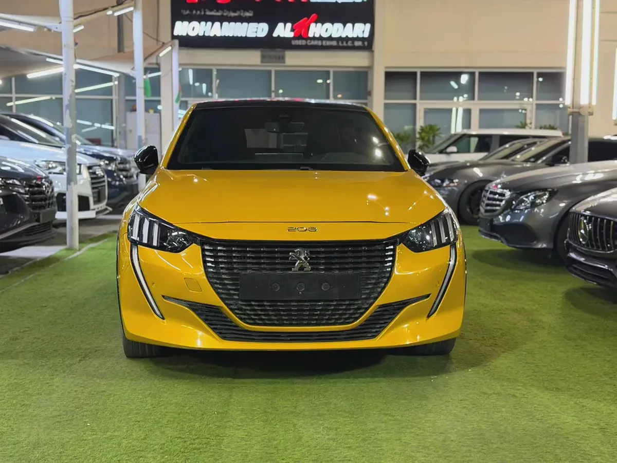 Peugeot 208 GT Line 2022 | GCC Specs | Low Mileage | Warranty-2-2