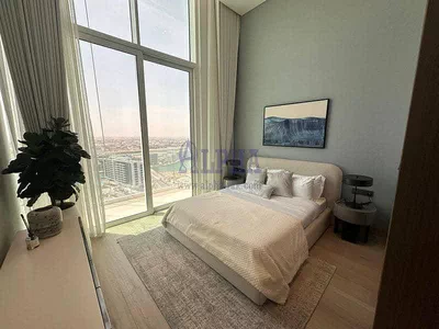 Spacious Penthouse| Luxury Living| High-end-8