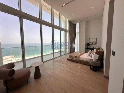 Spacious Penthouse| Luxury Living| High-end-3