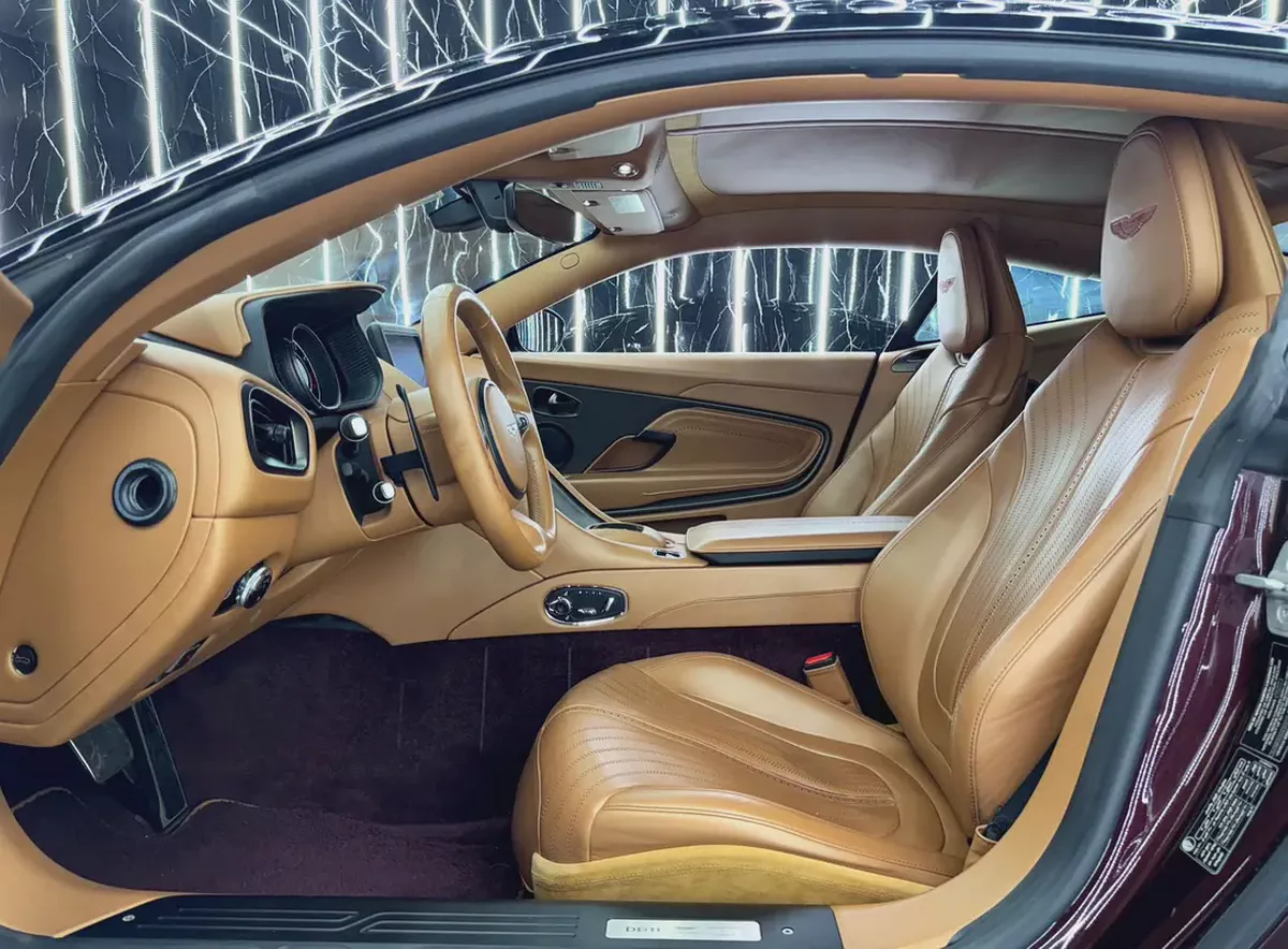 2018 Aston Martin DB 11 | GCC | 5.2 L Twin Turbo | Well Maintained-11-11