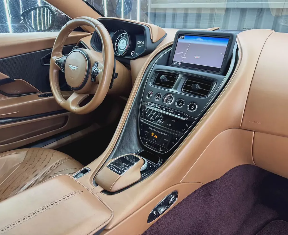 2018 Aston Martin DB 11 | GCC | 5.2 L Twin Turbo | Well Maintained-14-14
