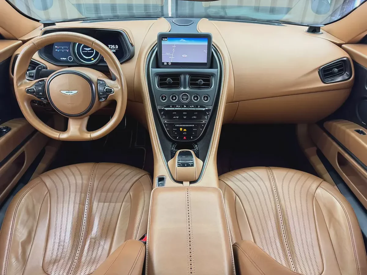 2018 Aston Martin DB 11 | GCC | 5.2 L Twin Turbo | Well Maintained-15-15