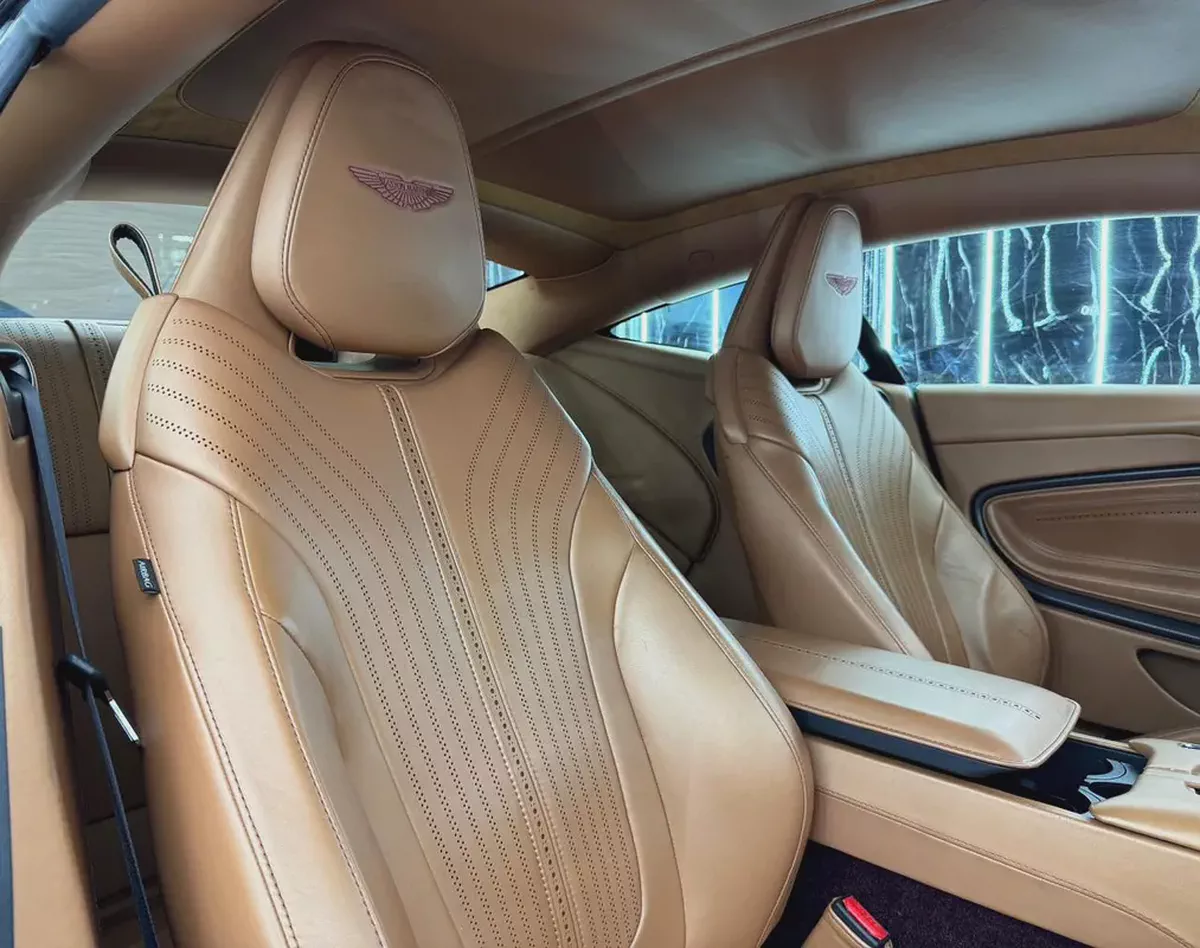 2018 Aston Martin DB 11 | GCC | 5.2 L Twin Turbo | Well Maintained-16-16