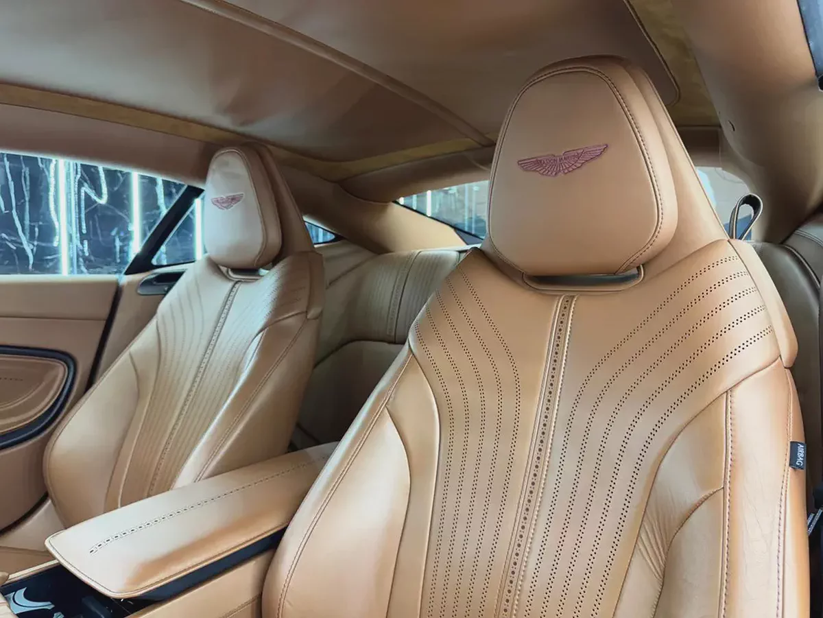 2018 Aston Martin DB 11 | GCC | 5.2 L Twin Turbo | Well Maintained-17-17