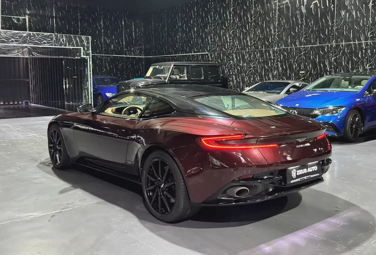 2018 Aston Martin DB 11 | GCC | 5.2 L Twin Turbo | Well Maintained-4-4