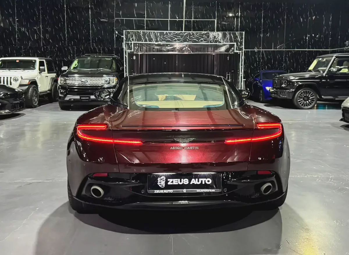 2018 Aston Martin DB 11 | GCC | 5.2 L Twin Turbo | Well Maintained-7-7