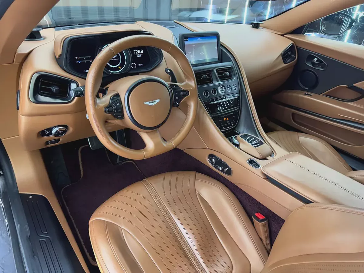 2018 Aston Martin DB 11 | GCC | 5.2 L Twin Turbo | Well Maintained-8-8