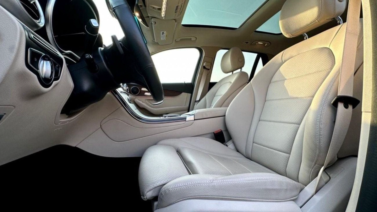 Mercedes Benz GLC 300 STD (NON GCC) Premium-10-10