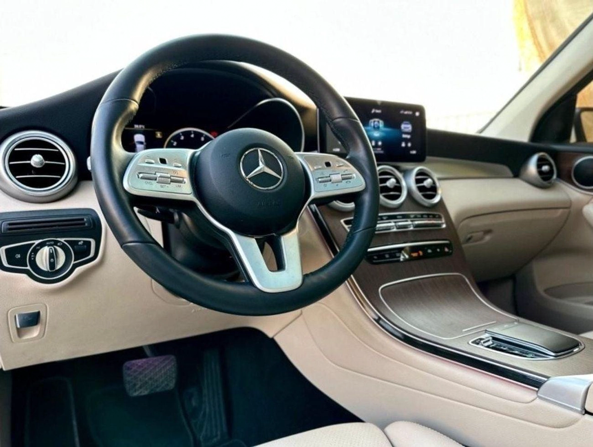 Mercedes Benz GLC 300 STD (NON GCC) Premium-6-6