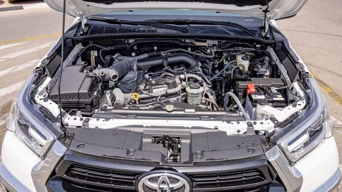 Toyota Hilux SGLX (LHD) TOYOTA HILUX DC 2.7L SR5 MT 4X4 MY2024 – WHITE-5-0