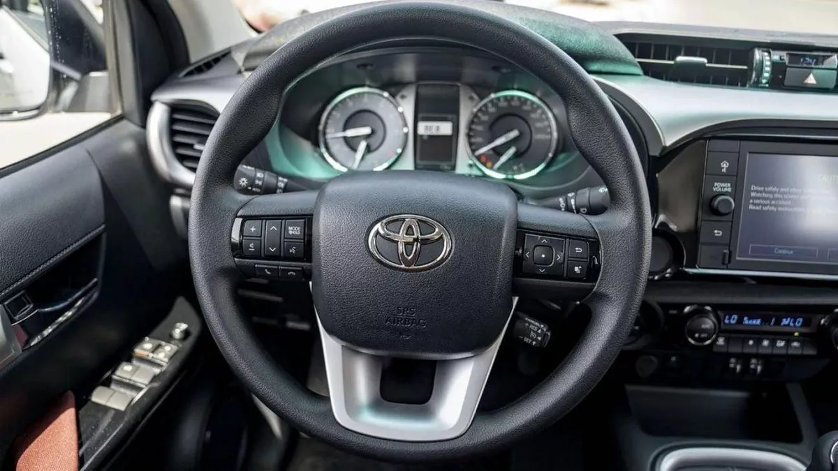 Toyota Hilux SGLX (LHD) TOYOTA HILUX DC 2.7L SR5 MT 4X4 MY2024 – WHITE-8-0