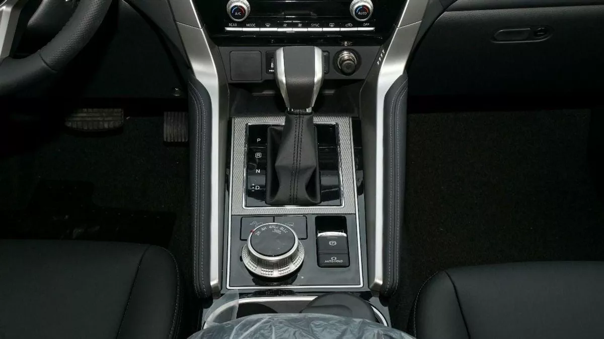 Mitsubishi Montero Sport MONTERO SPORT 3.0L FULL OPTION-13-0