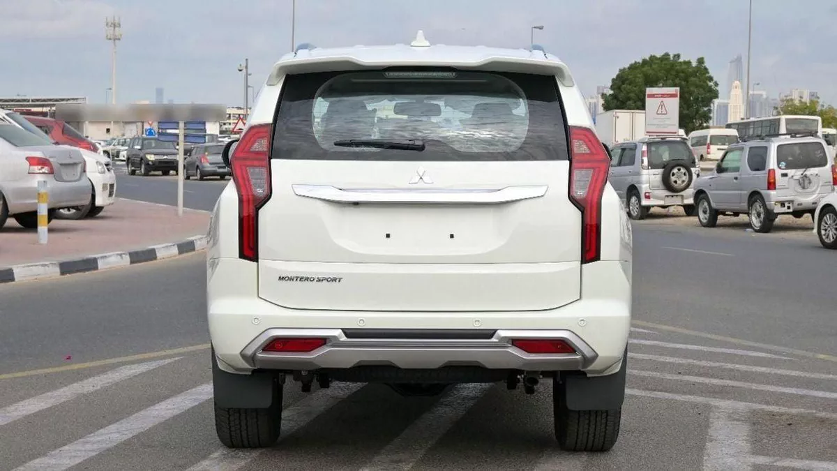 Mitsubishi Montero Sport MONTERO SPORT 3.0L FULL OPTION-6-0