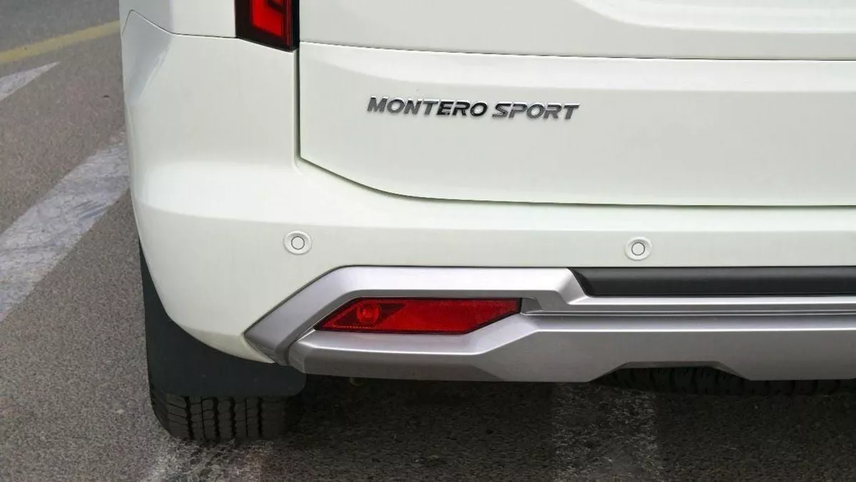 Mitsubishi Montero Sport MONTERO SPORT 3.0L FULL OPTION-7-0