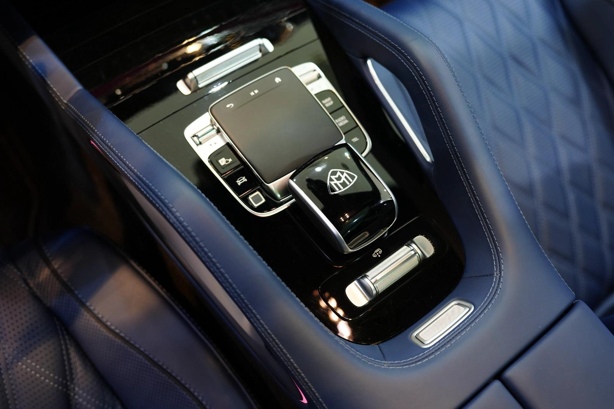 Mercedes-Benz Maybach GLS 600 2025-11-11