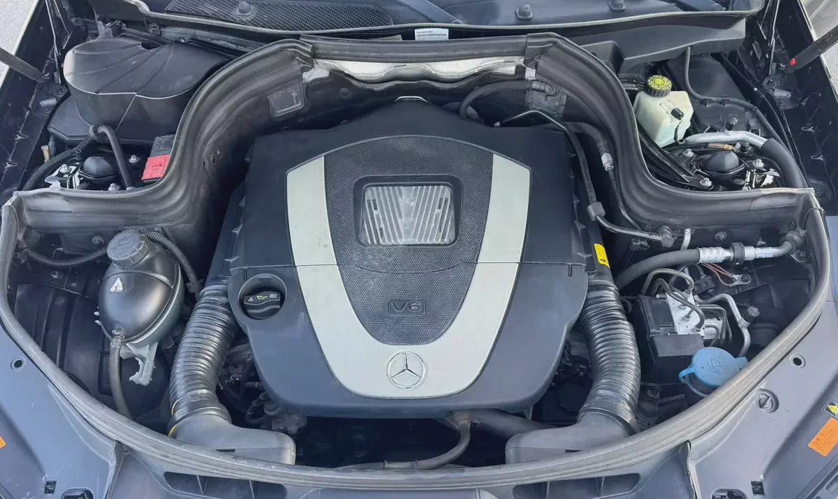 BENZ GLK300 | 4 MATIC | 2010 | ONLY | 75332 KM | JAPAN IMPORT | CLEAN TITLE-18-18
