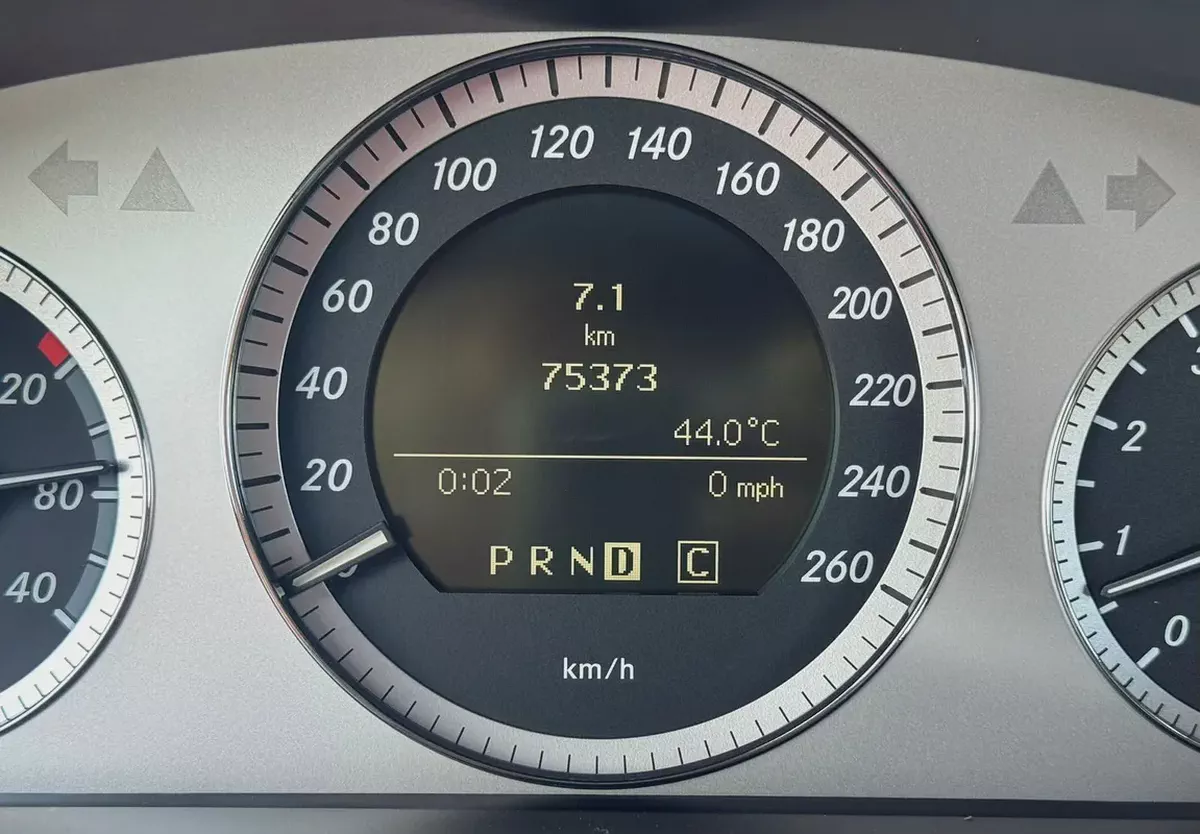 BENZ GLK300 | 4 MATIC | 2010 | ONLY | 75332 KM | JAPAN IMPORT | CLEAN TITLE-19-19