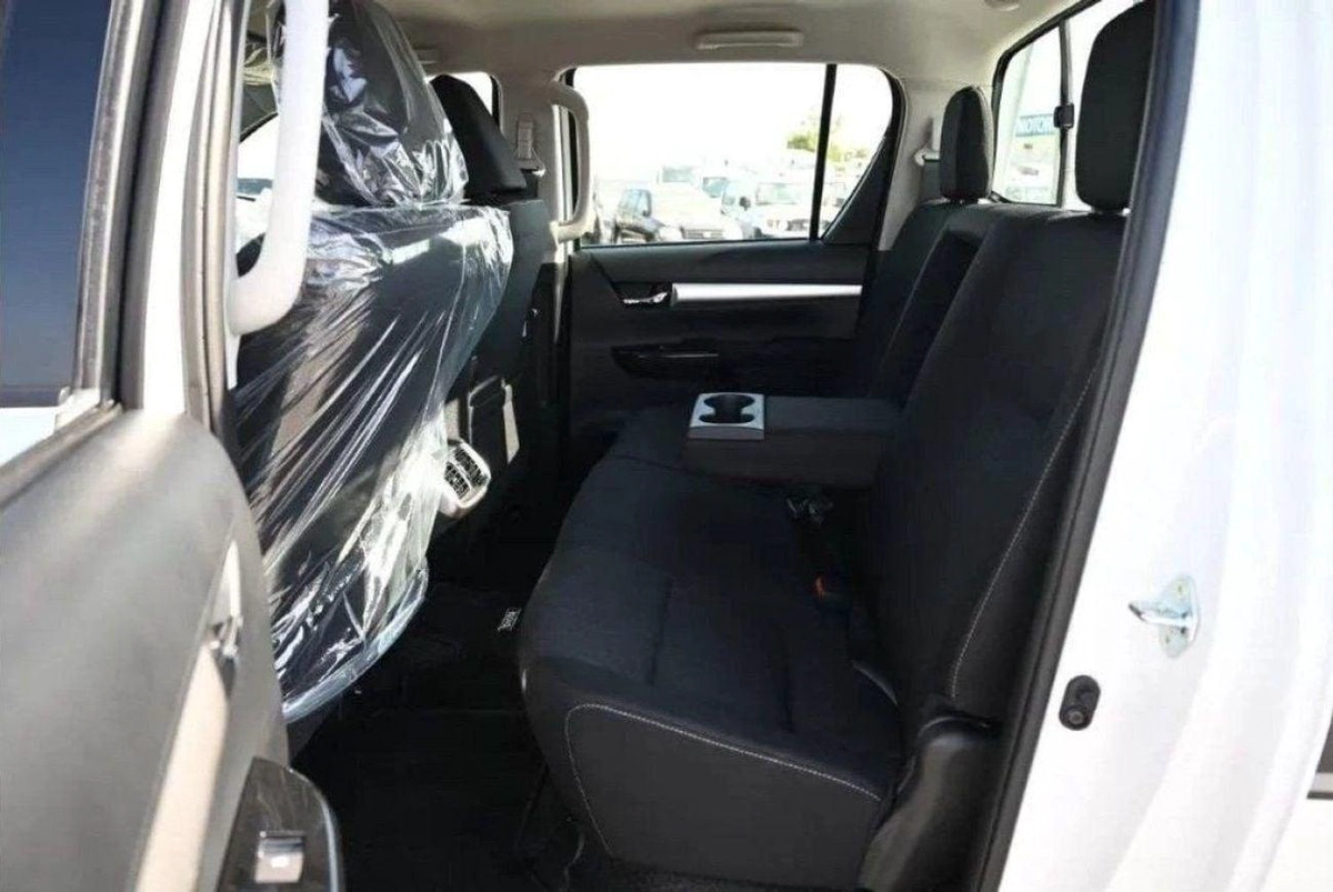 Toyota Hilux HILUX SR5 4.0L V6 2025-5-0
