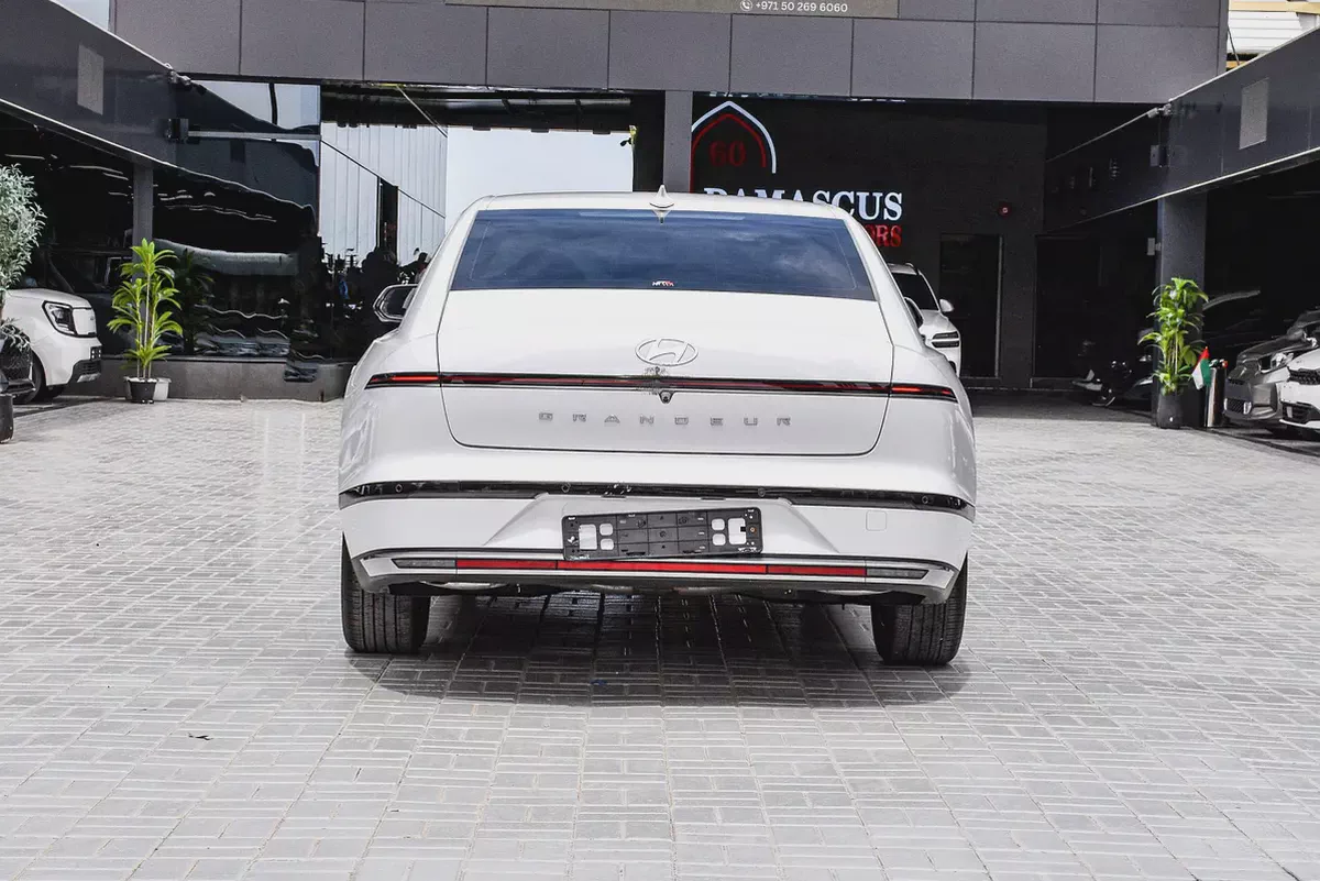 Hyundai Azera Hybrid 2025 | Korean Specs | Clean Title | 13K KM | White | هيونداي ازيرا هايبرد 2025-5-5