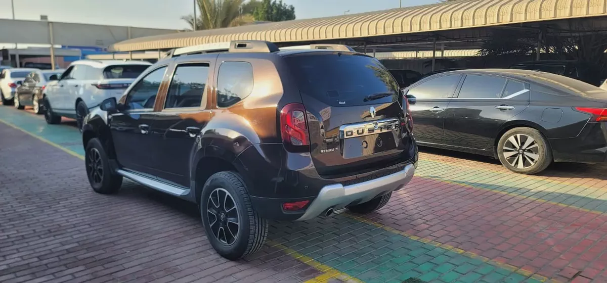 Renault Duster SE 4X4 2018 | GCC Specs | Well Maintained-3-3