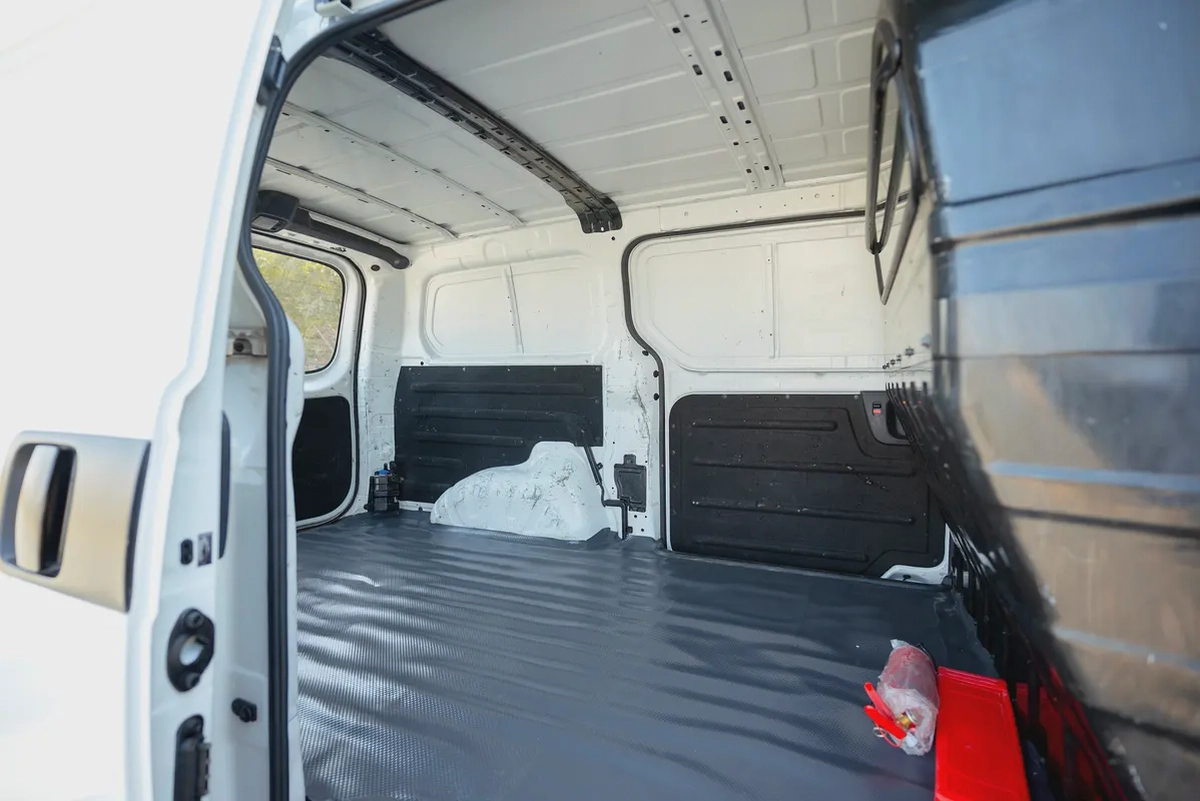 H1 Delivery Van | Manual | GCC Specs | Ref#H89342