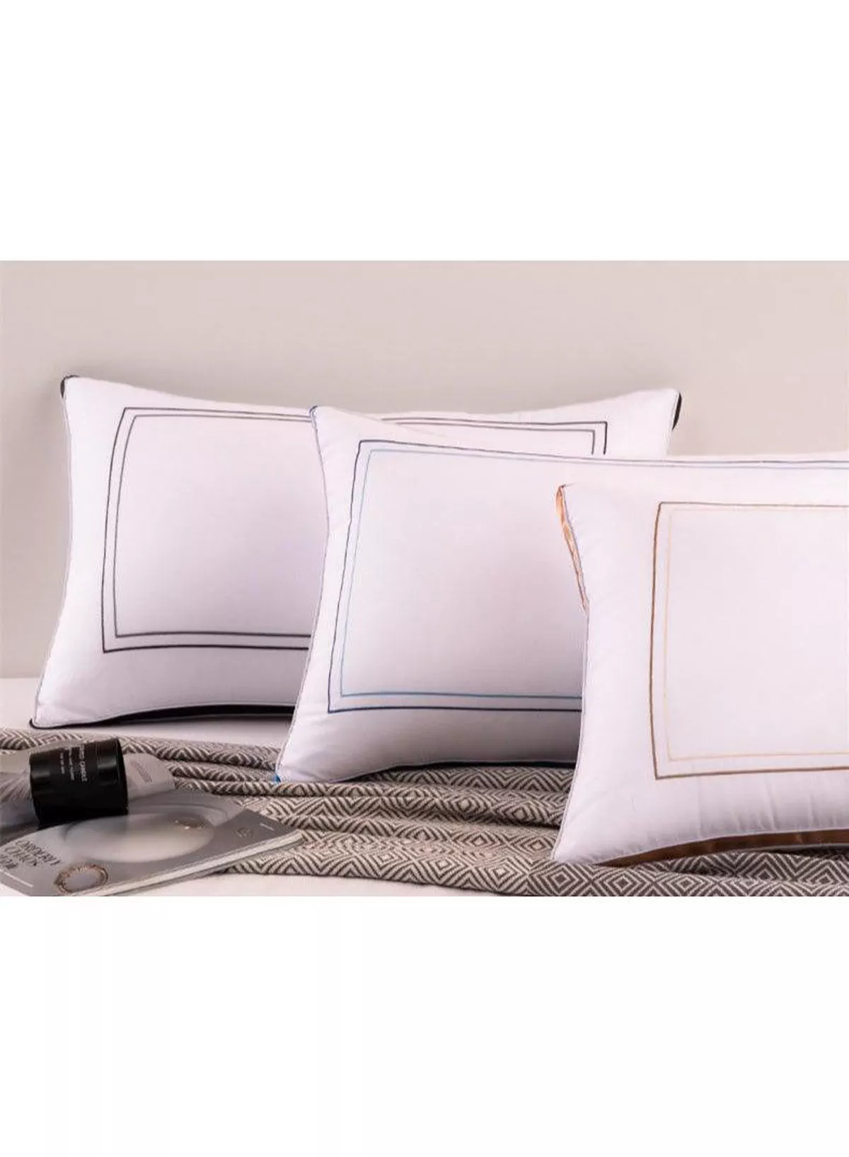 Divo Excellence Comfortable Pillow – 44×72cm, 900g Premium comfortable pillow designed for restful sleep, featuring a soft supportive filling, generous 44×72cm size, and 900g weight. Includes convenient protective storage bag for easy organization and travel.-3-3