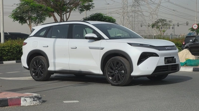 BYD ATTO 8 Premium (White)-0