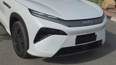 BYD ATTO 8 Premium (White)-1