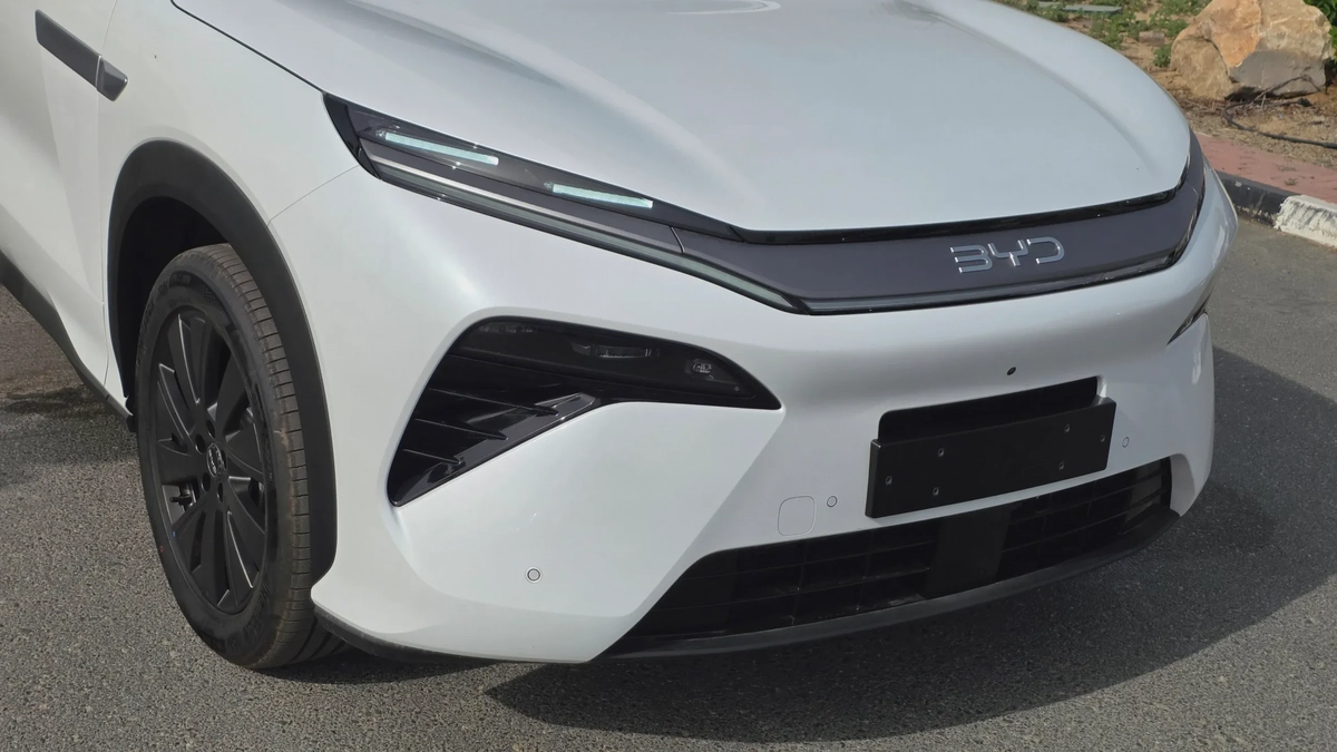 BYD ATTO 8 Premium (White)-1-1