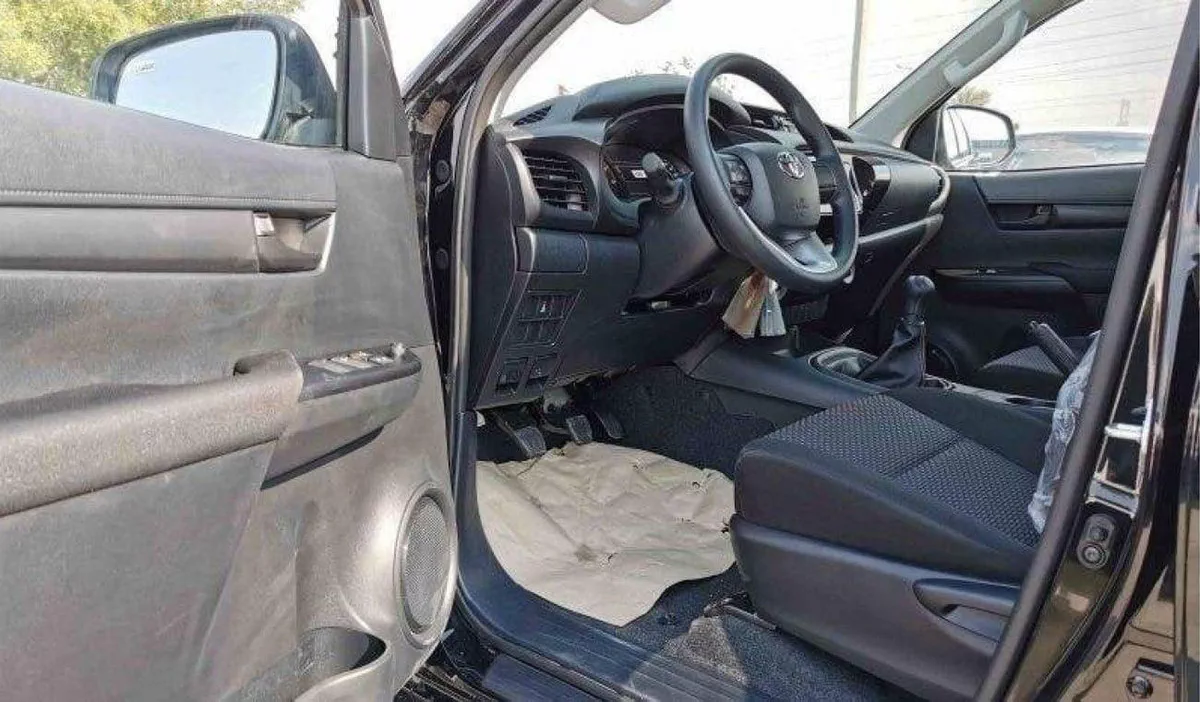 Toyota Hilux GL Toyota hilux 2.4L diesel mid options MY2025-14-0