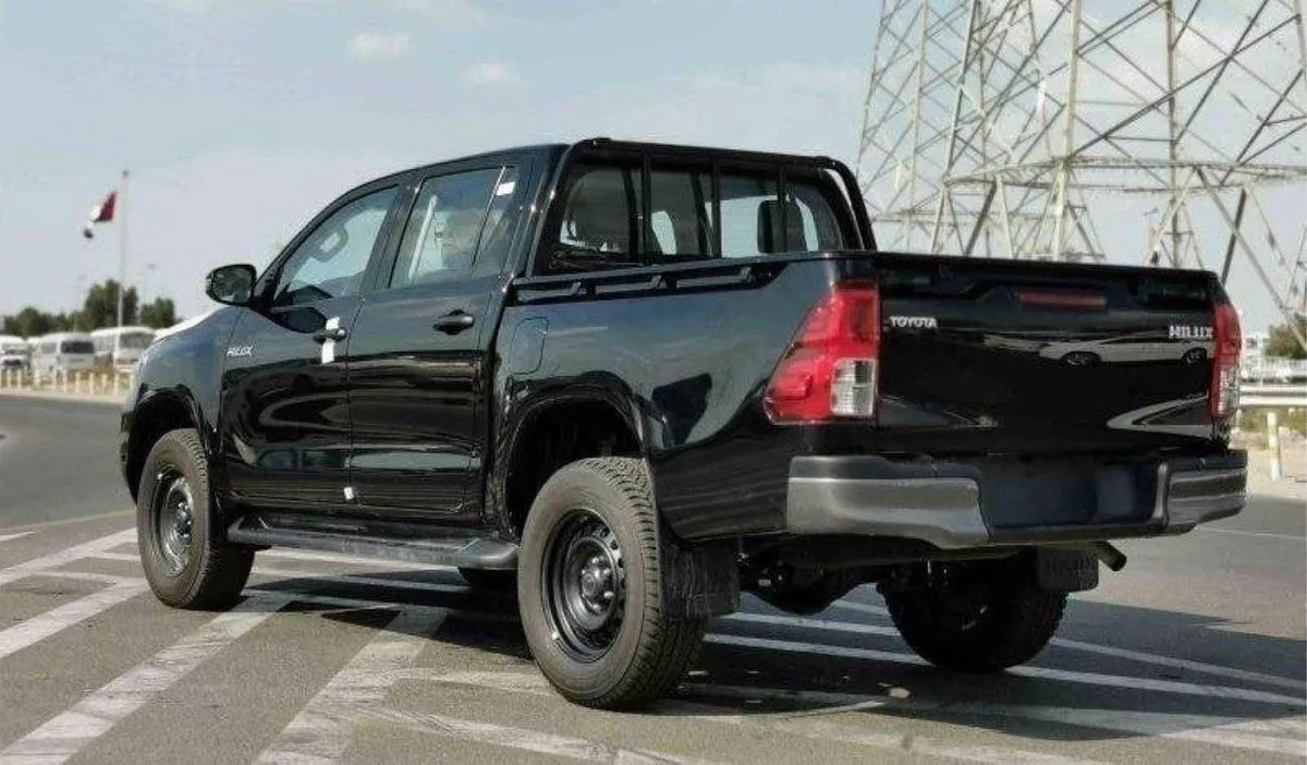 Toyota Hilux GL Toyota hilux 2.4L diesel mid options MY2025-4-0