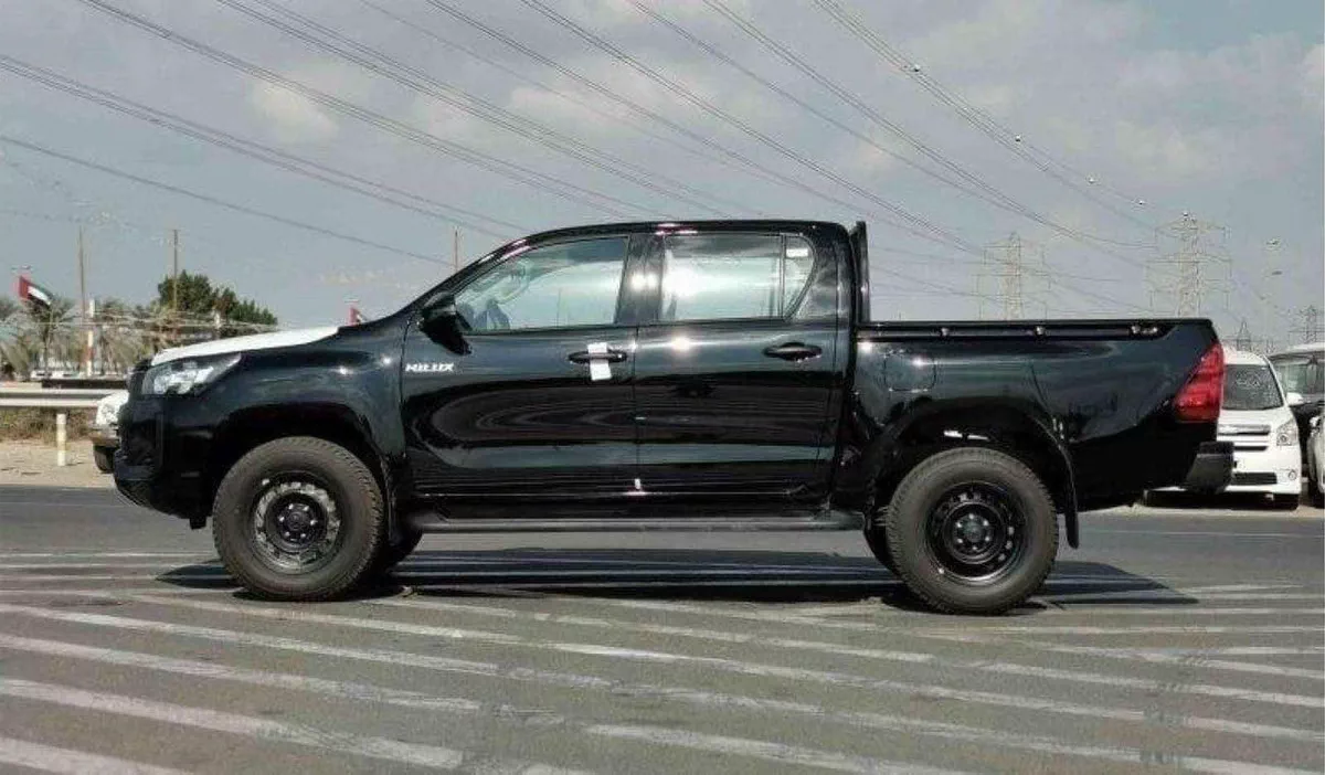 Toyota Hilux GL Toyota hilux 2.4L diesel mid options MY2025-5-0