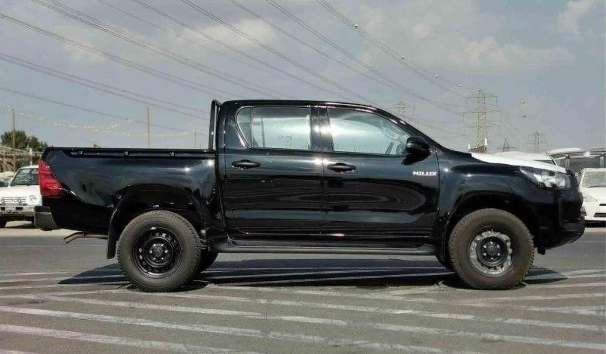 Toyota Hilux GL Toyota hilux 2.4L diesel mid options MY2025-7-0