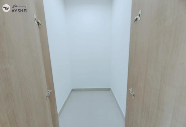 Apartment for rent in Al Nasr Square, Oud Metha