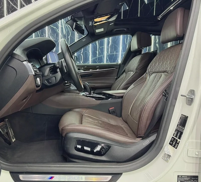 BMW 5 Series M550i xDrive 2019 | One Owner | GCC specs | AGMC  Full Service history-10
